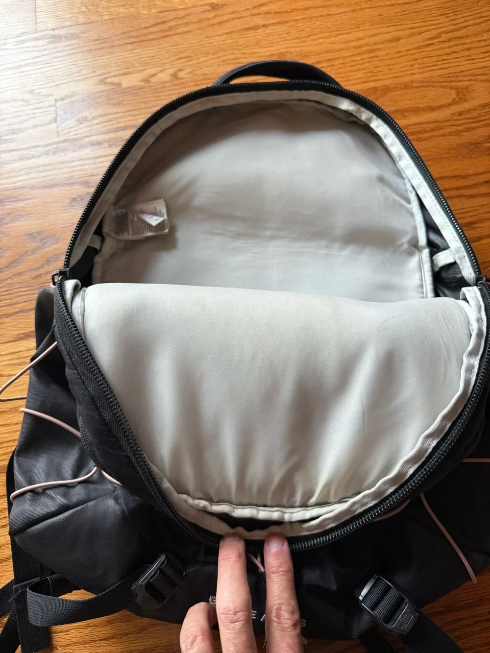 The North Face Black Borealis-style Women’s Backpack w/ Front Bungee, 20” x 16”